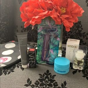 Brand New 5 piece Deluxe Sample Bundle